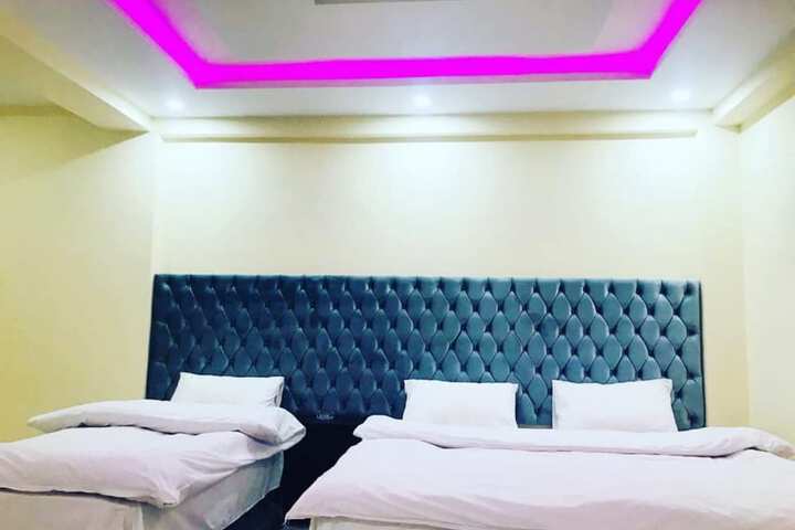 Room 18 of 34