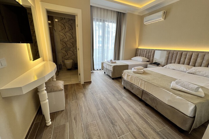 Room 26 of 121