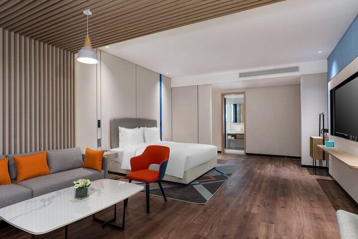 Room 5 of 47
