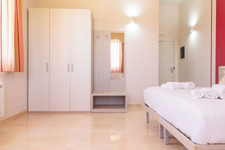 Room 27 of 66