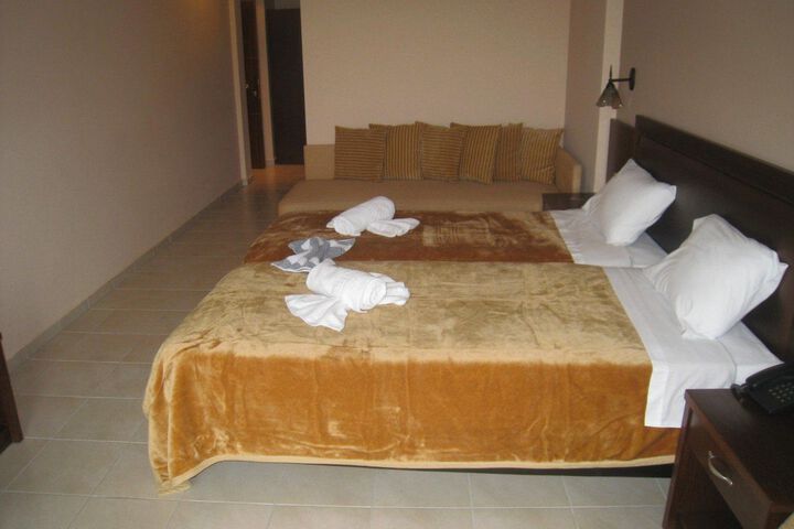 Room 10 of 60