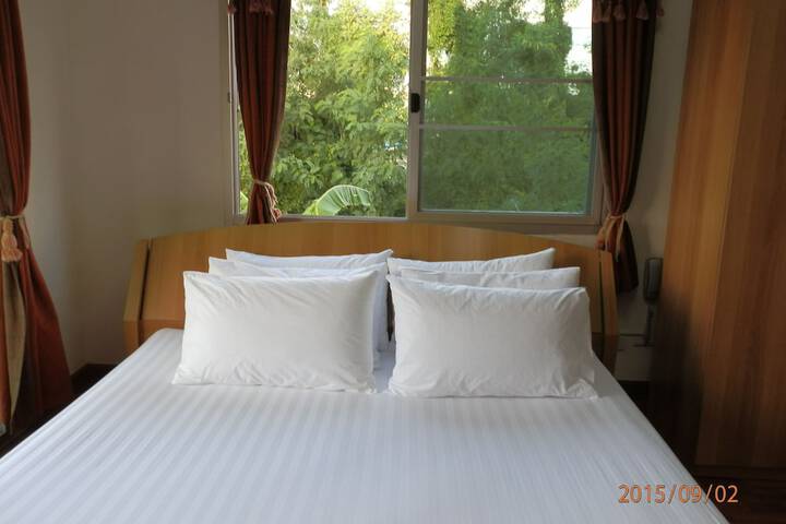 Room 11 of 79