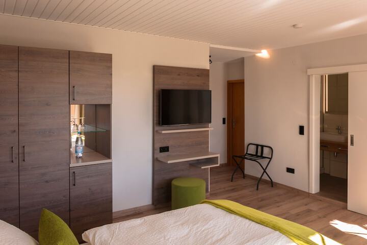 Room 9 of 21