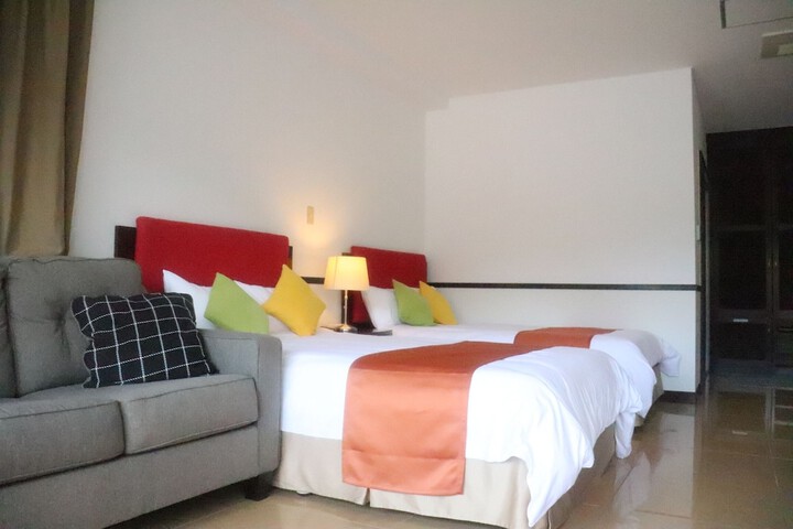 Room 47 of 149
