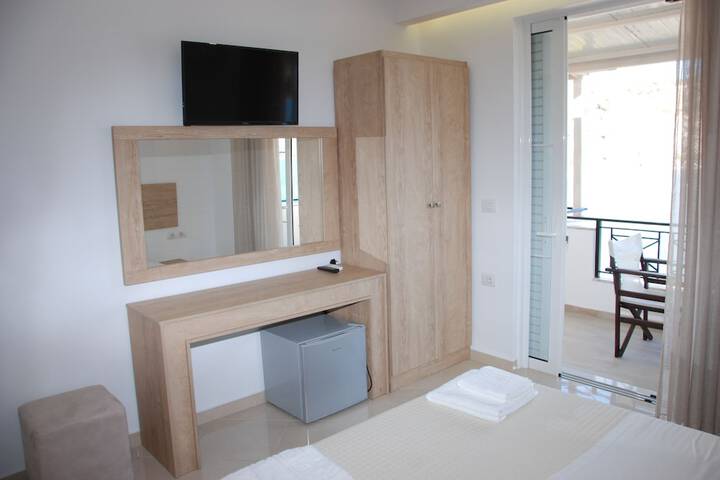 Room 11 of 47
