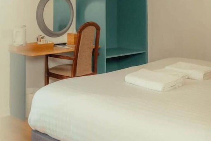 Room 8 of 26