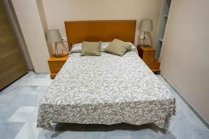 Room 6 of 11