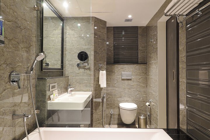 Room 42 of 65