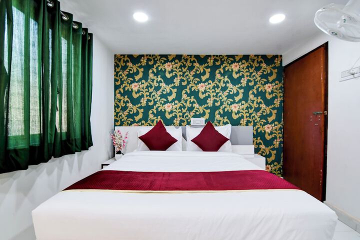 Room 14 of 33