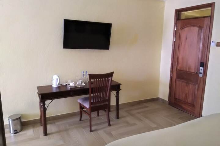 Room 6 of 45