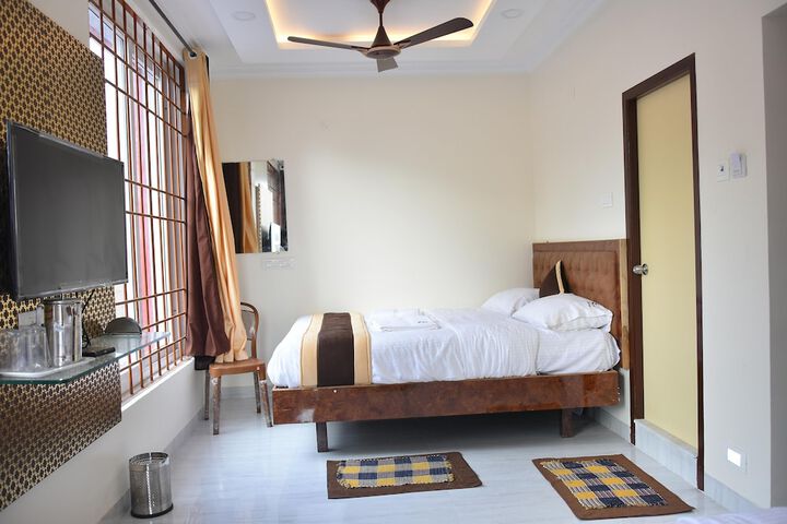 Room 14 of 15