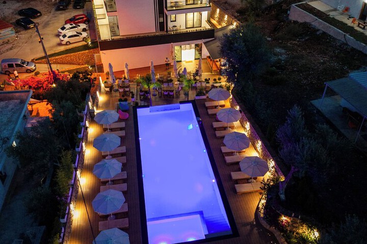 Pool 68 of 146