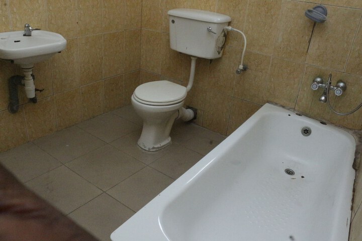 Room 16 of 20