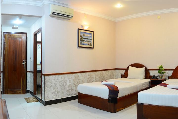 Room 4 of 61
