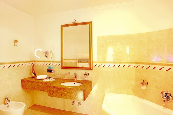 Room 20 of 63
