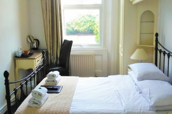 Room 2 of 61