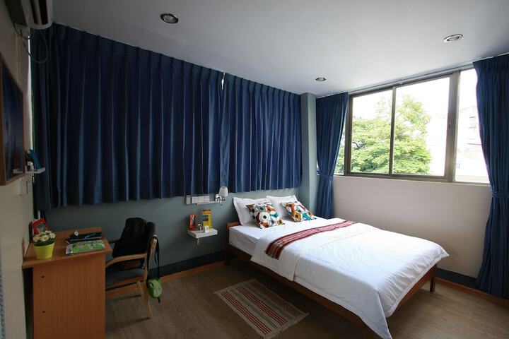Room 11 of 43