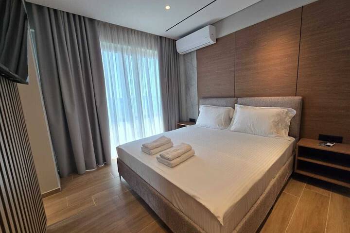 Room 43 of 77