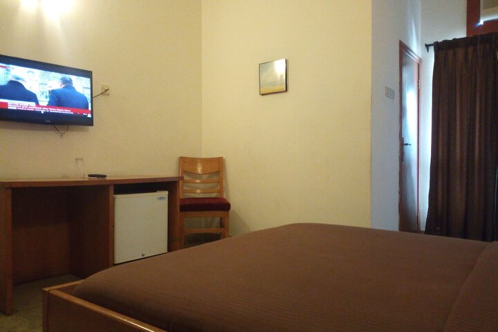 Room 16 of 44
