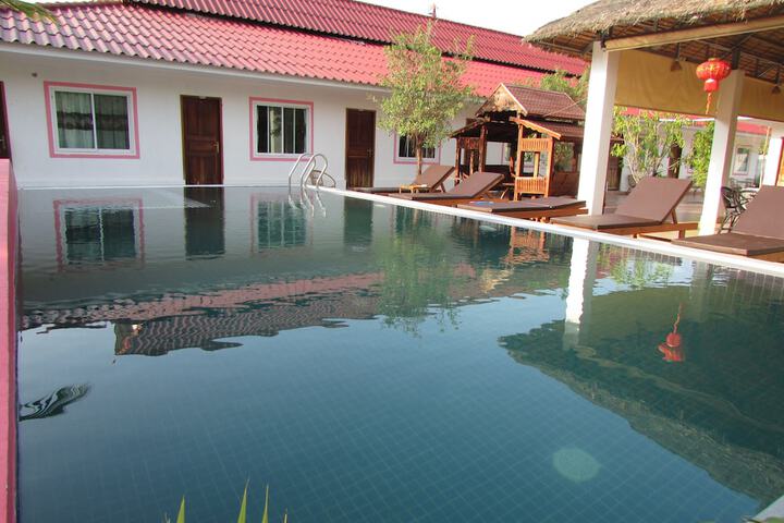 Pool 23 of 48
