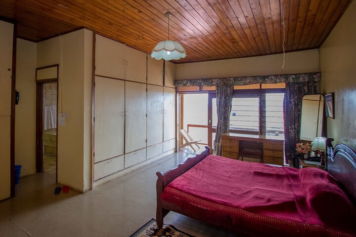 Room 28 of 69