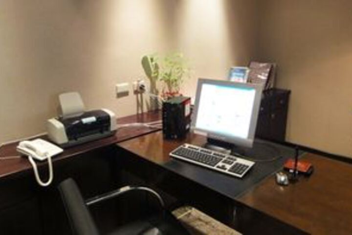 Business Center 24 of 82