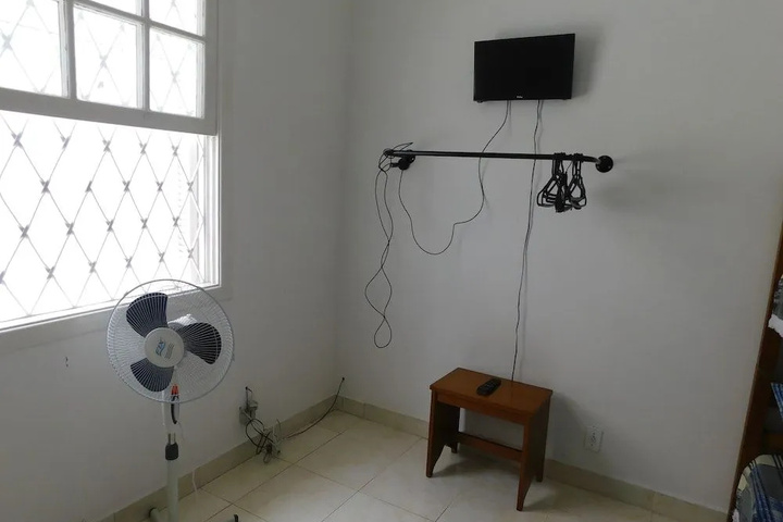 Room 10 of 14