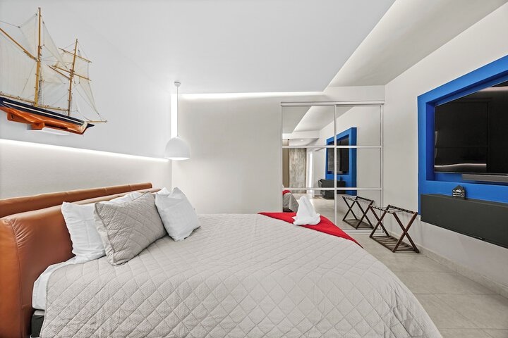 Room 42 of 224
