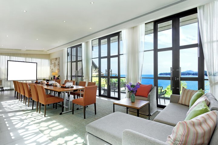 Room 54 of 185