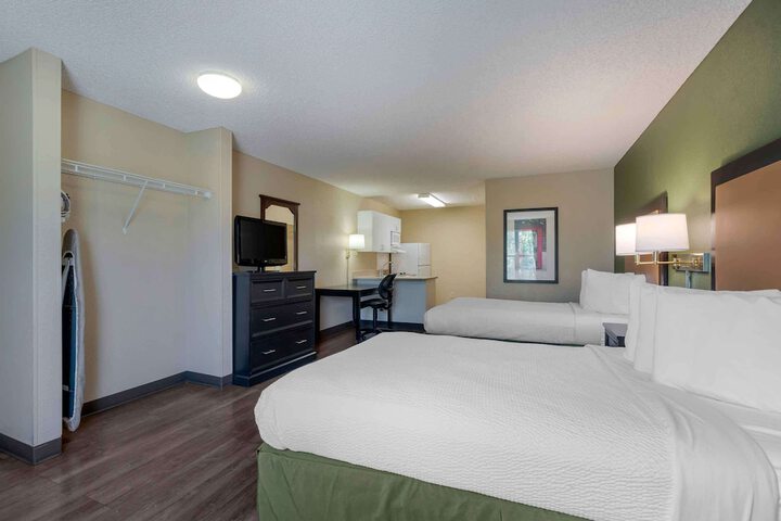 Studio 2 Double Beds (2 of 5)