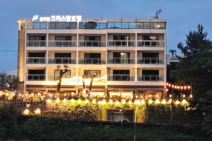 Hotel 68 of 77