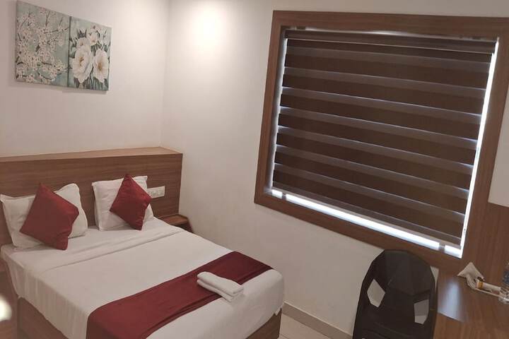 Room 5 of 26