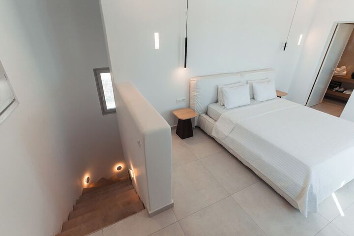 Room 16 of 65