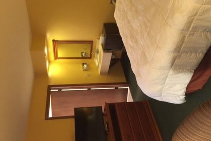 Room 3 of 16