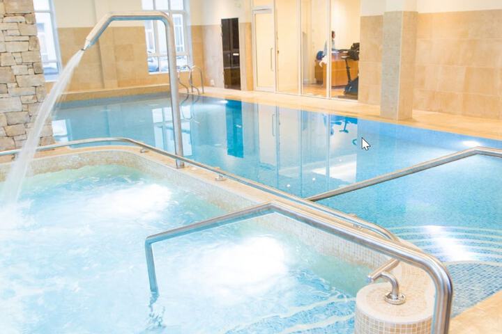 Pool Hotel
