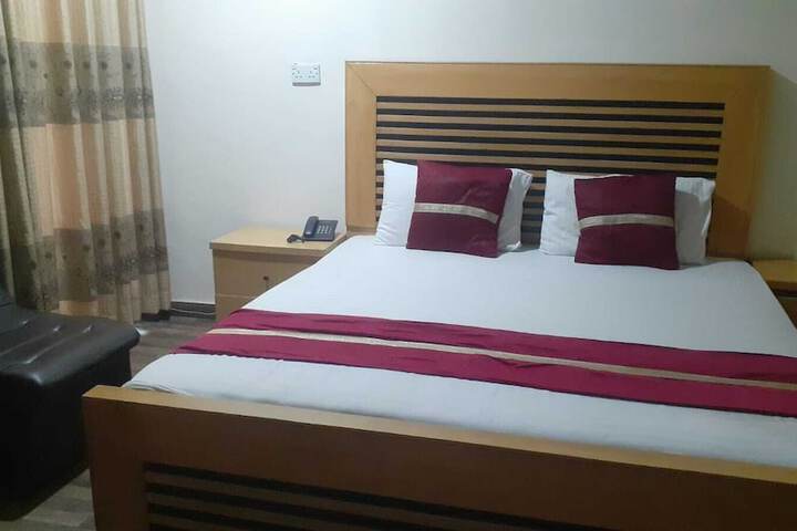 Room 3 of 8