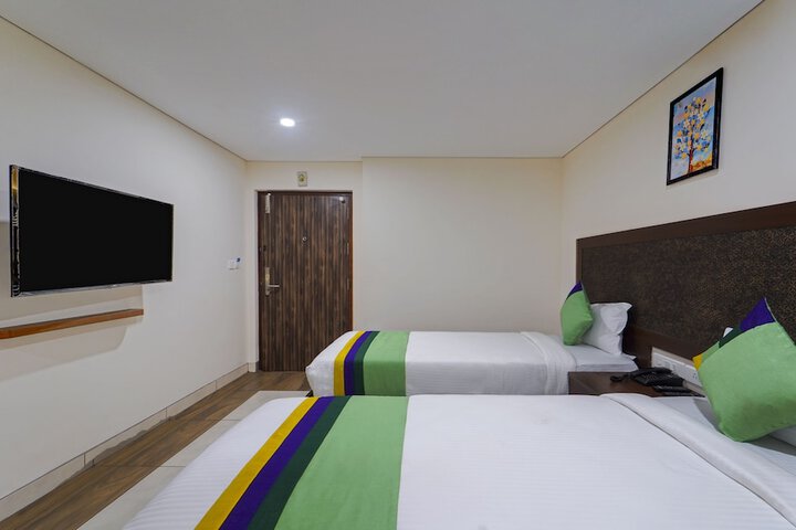 Room 8 of 38