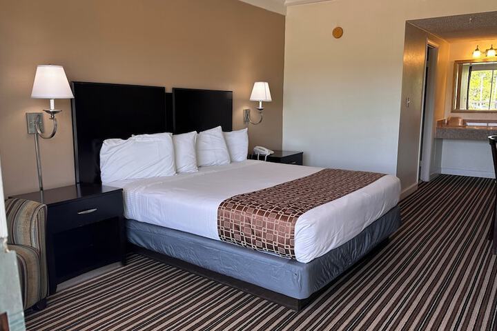 Room 35 of 63