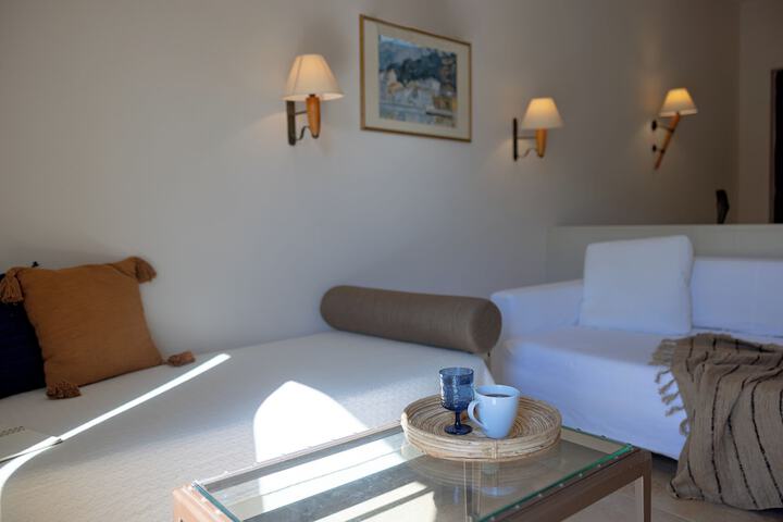 Room 45 of 136