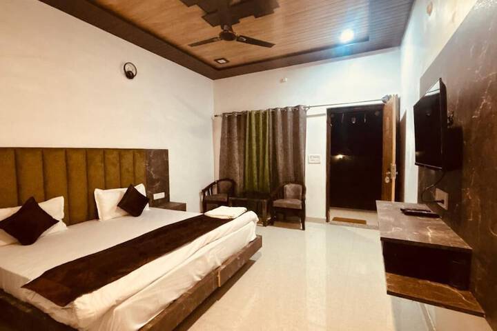 Room 3 of 15