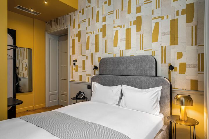 Room 43 of 87