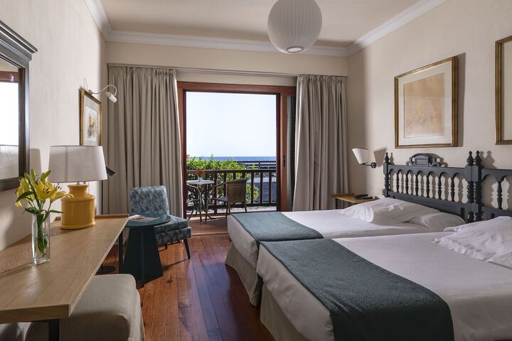 Room 6 of 27
