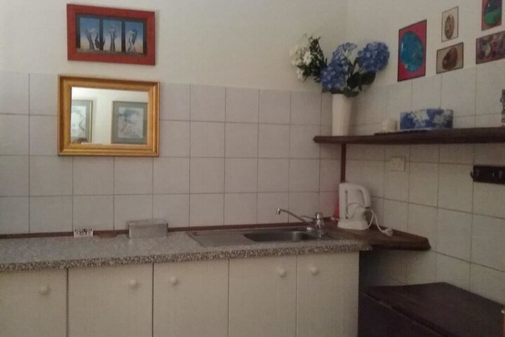 Room 4 of 68