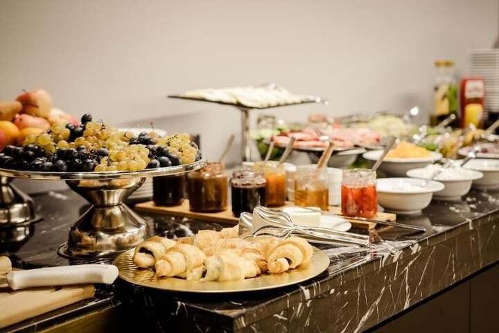 Dining 40 of 50