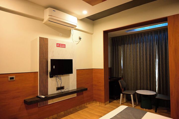 Room 9 of 20