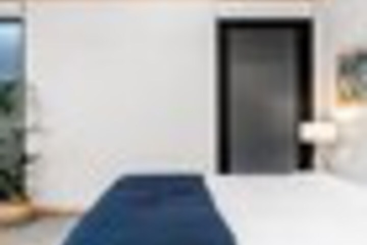 Room 17 of 60