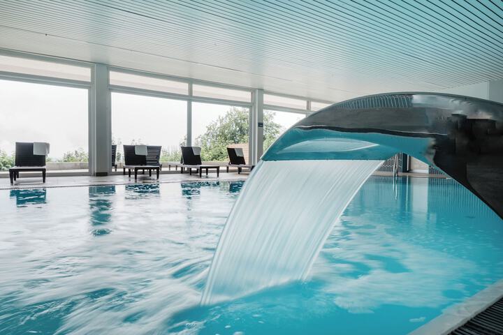 Pool 40 of 53