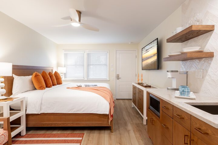 Room 4 of 62