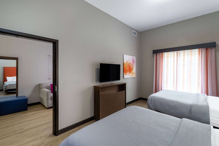 2 Queen Beds 1 Bedroom Suite (8 of 22)