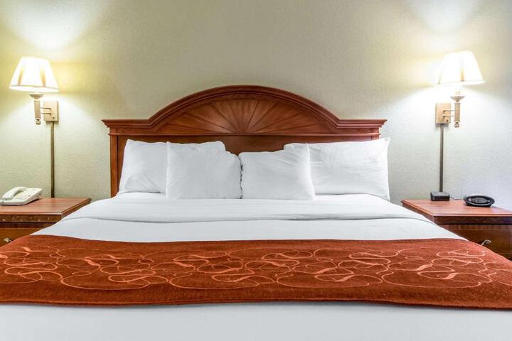 2 Queen Beds Suite (10 of 11)